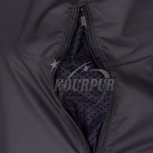 Veste matelassée universitaire de haute qualité pour hommes, veste d'hiver à col montant et manches en cuir de travail avec panneau au design personnalisé - Product Image 4