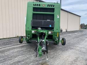 Máquina empacadora de heno redonda automática John Deere 451M con motor y motor para uso agrícola Estado nuevo y usado - Product Image 6
