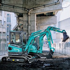 Excavatrice sur chenilles d'occasion SWE 25UF bleue 2,5 tonnes pour équipement de construction à fort moment de charge moteur - Product Image 4