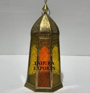 Linterna de candelita de metal tradicional con aspecto antiguo diseñada para traer un encanto acogedor para la decoración del hogar de Ramadán y reuniones al aire libre - Product Image 5