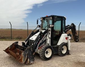 Chargeuses-pelleteuses Hidromek durables avec une profondeur de fouille maximale de 4,5 mètres et un système de transmission automatique Powershift. - Product Image 6