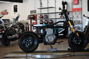 Bmws CE 02มอเตอร์ไซค์ไฟฟ้าในเมืองรถสกู๊ตเตอร์ที่ขับเคลื่อนด้วย<span class=keywords><strong>แบตเตอรี่</strong></span>ลิเธียมน้ำหนักเบา2024เอื้อมถึง - Product Image 6