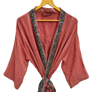 Kimono pour femme Robe d'été Bikini Cover Up Night Wear Long Robe, fait à la main indien Vintage en soie recyclée Sari Kimono, - Product Image 1