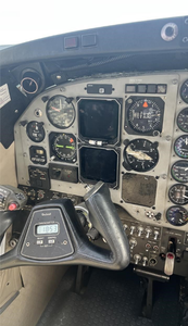 1999 UTILISÉ BEECH-CRAFT KING AIR C90B ORIGINE US - Product Image 3