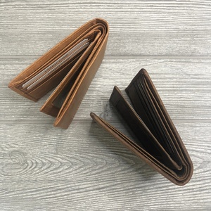 กระเป๋าสตางค์หนังแท้กันน้ำแบบพับสองตอนสำหรับผู้ชาย พร้อมฝาปิดตรงกลาง มีหลายสีและตัวเลือกการปรับแต่ง LW-0066 - Product Image 4