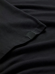 Camiseta Corta Cuadrada, 185 GSM, 100% Algodón, Suave, Cómoda, Transpirable, Ropa Casual Moderna, Proveedor de Fábrica de Marca Privada OEM - Product Image 5