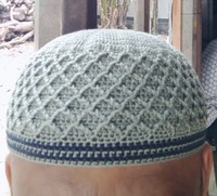 Gorro de Oración Musulmán Marca MTI de Calidad de Exportación, Kufi 100% Algodón Premium, Tejido de Malla Transpirable con Estampado en Relieve
