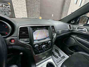 Auto USADO en Buen Estado, Jeep Grand Cherokee SRT SUV 2024, LISTO PARA ENVIAR - Product Image 2