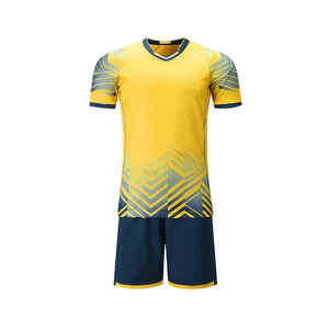 Maillot de football sublimé de haute qualité Personnalisable Propre conception Fabriqué au Pakistan Uniforme d'équipe de qualité - Product Image 1