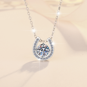 Collier en argent sterling 925 plaqué argent de style européen américain pour femmes, avec un fermoir en forme de fer à cheval en U et un moissanite - Product Image 4