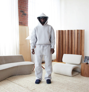 High Quality Wholesale Blank Custom Tracksuit Men Fashion Streetwear Men's 2 Piece Cropped Zip up Tracksuit Sweatsuit - Product Image 1