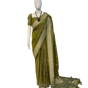 Celebre la temporada de grandeza con nuestra colección de Sari especial Party & Festive, elaborada con tela de seda pura para Diwali Fest - Product Image 1