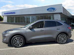 รถเอสยูวีมือสองพรีเมียม ปี 2022 รุ่น ESCAPE HYBRID PLUG-IN SEL FWD ระบบขับเคลื่อนล้อหน้า ใช้เชื้อเพลิงเบนซิน ประหยัดน้ำมัน 41 กม./แกลลอน เครื่องยนต์ 2.5 ลิตร I4 พร้อมระบบนำทาง - Product Image 6