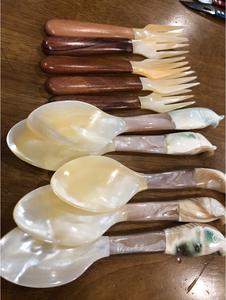 Cuillères élégantes en nacre pour servir le caviar, présentation de table et exportation en gros - Product Image 2