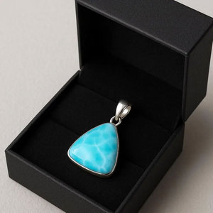 Pendentif en argent sterling fait main avec opale, taille de la pierre 10-15 mm, forme carrée, serti, plaqué rhodium, fiançailles, mariage, fête - Product Image 3