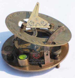 Cadran solaire avec logo personnalisé Boussole Outil de navigation en laiton vintage à des fins promotionnelles et de cadeaux - Product Image 3