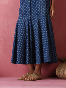 Indigo Diamond Print Modest Sweet Vestido de cuerpo entero Cuello en V Recortes de cintura Lindo estilo ecológico para primavera con botón - Product Image 6