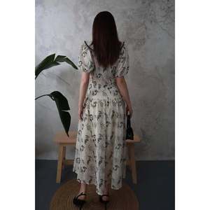 Conjunto de Blusa con Ribete de Encaje Negro y Falda con Volantes - Negro - Product Image 5
