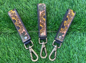 ห่วงโซ่กุญแจหนังสลักลายดอกไม้มีสไตล์พวงกุญแจหนังอุปกรณ์เสริมพวงกุญแจน่ารัก - Product Image 4