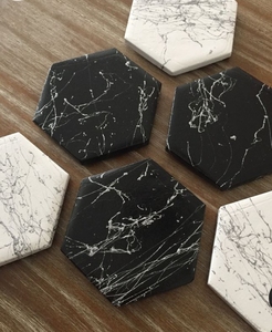 Ensemble de 4 sous-verres élégants en pierre de marbre naturel fabriqués à la main Tapis et tampons d'emporium fonctionnels dans de nouvelles formes uniques - Product Image 1