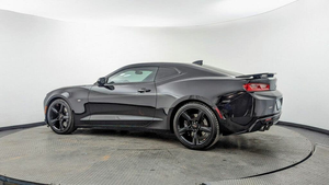 Vehículo Eléctrico Chevrolet Camaro S-S Coupé 2018 con Autonomía de 501-600 km, Batería de 90-110 kWh, Motor de 100-150 kW - Product Image 2