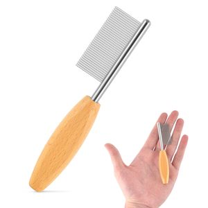 Peigne pour animaux de compagnie en acier inoxydable de 4 pouces avec des caractéristiques de façonnage et de finition pour les chiens aux poils emmêlés, aux nœuds et aux enchevêtrements - Product Image 1