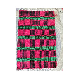 Tapis en jute rayé d'inspiration bohème, conçu pour la décoration du salon, de la chambre à coucher et pour un style de maison écologique et confortable au quotidien - Product Image 1