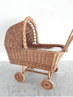 Poussette de poupée en rotin de couleur rose-poussette de poupée en osier du Vietnam poussette en rotin bon marché