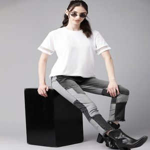 महिलाओं के लिए ठोस रंग गोल गर्दन टी-शर्ट, फीता विस्तार के साथ छोटी आस्तीन स्पैन्डेक्स सामग्री टासल सजावट - Product Image 5