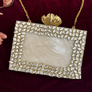 Belle pochette en résine Kundan pochette en résine métal bordure dames pochette pour soirée - Product Image 4
