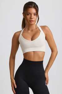 Vente en gros Haut de gamme Débardeur de sport et soutien-gorge de yoga haut de gamme vierge à bretelles larges réglables avec dos en U et dos croisé - Product Image 6