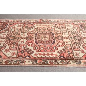 Tapis turc à accents ethniques, 4,3x6,1 pieds, tapis vintage rose géométrique avec éléments floraux - Product Image 3