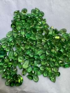 Tsavorita Verde Natural de Alta Calidad, Corte Ovalado Calibrado de 3x5, 5x7, 6x8, 7x9 mm, Certificada por Terceros, para Joyería - Product Image 5