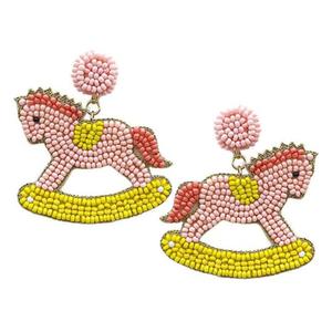 Pendientes bordados para ti, diseño de flores, piezas de declaración ligeras y elegantes para mujer, excelentes artesanías de MD - Product Image 1