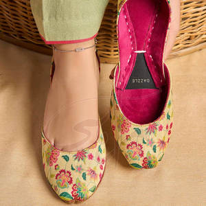 Khussa para Mujer, Ligero, Antideslizante, a la Moda, con Estampado Personalizado, de Alta Calidad, Superventas - Product Image 3