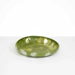 Bol décoratif artisanal en résine verte élégant, assiette à salade artisanale, plat de service moderne pour table à manger, cuisine, décoration de la maison - Product Image 4