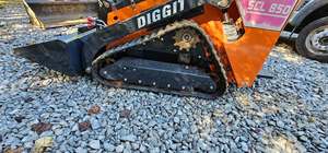 รถตักล้อยางขนาดเล็ก Diggit SCL850 รุ่นดีเซล ประสิทธิภาพสูง พร้อมเกียร์และปั๊ม - Product Image 6