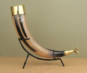Trending Unique Design 2025 Buffalo <b>Viking</b> Drinking <b>Horn</b> With Metal Stand Food Drinking <b>Horn</b> for Hot Selling agate - Product Image 6