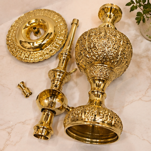 Cachimba de Lujo con Base de Latón Lacado y Grabado Floral Intrincado, Pipa de Shisha Árabe Tradicional para Decoración del Hogar o Salón - Product Image 4