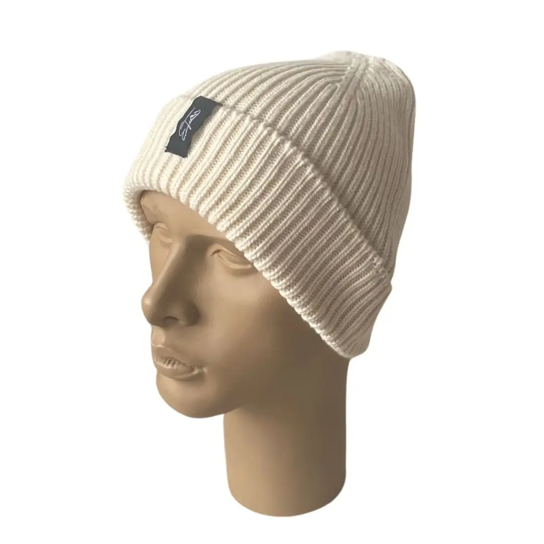 Bonnet de ski Slouchy en acrylique tricoté sur mesure, bonnets avec logo d'étiquette tissée privée, bonnet d'hiver crâne de pêcheur écru