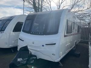 Mini remorque RV en aluminium polyvalent pour le camping et le voyage en plein air. - Product Image 2