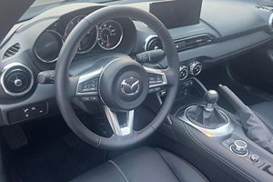 Mazda MX-5 Miata RF Grand Touring 2024, Gasolina, Bajo Kilometraje - Product Image 4