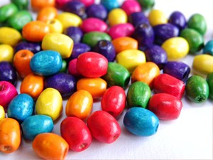 5 pièces artisanat en bois naturel perles en bois uni forme personnalisée et perles en bois colorées en forme et taille produit indien fabriqué à la main - Product Image 6