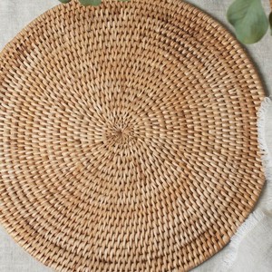Venta al por mayor placas de ratán natural de Vietnam cargadores de algas marinas elegantes de primera calidad precio de fábrica conjunto ecológico - Product Image 4