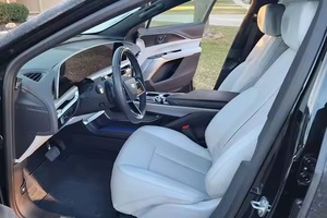 Usado 2024 C a d i **** l a c Lyriq AWD lujo EV Crossover 500-HP todo SUV eléctrico - Product Image 4