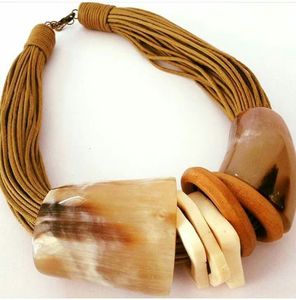 Collar de Cuerno de Búfalo con Acabado Pulido Brillante y Estilo Antiguo para Mujer, Collar para Chica y Mujer, Collar de Cuerno de Búfalo - Product Image 1