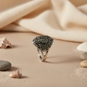 Bague de cocktail carrée géométrique pour femme en alliage micro-pavé avec zircone cubique, bijou glamour pour soirée - Product Image 2