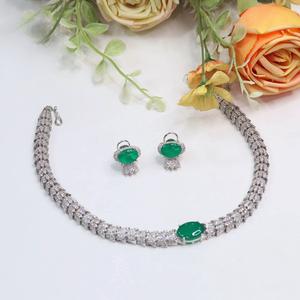 Belle finition argent pierre collier ensemble bijoux de créateur avec boucles d'oreilles pour les femmes pour la collection de vêtements traditionnels et de fête - Product Image 3