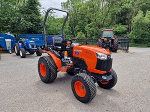 Tracteur de pelouse B2-261 Kubota d'occasion en gros à vendre - Product Image 2