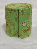 Vente en gros de boîte jonc de mariée design ethnique boîte cadeau de mariage boîte d'anniversaire faveur boîte Chuda travail de broderie